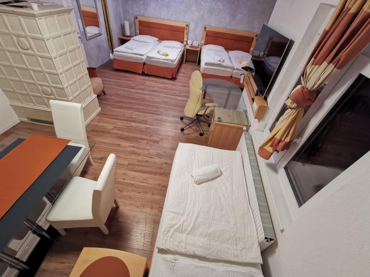 Pension Foehrenhain Gerasdorf bei Wien Exterior foto